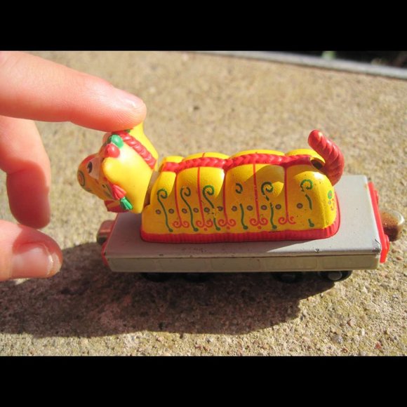 Decorative Yellow Chinese Dragon Magnetic Rolling Train Toy Learning Curve 2003 - Picture 7 of 10